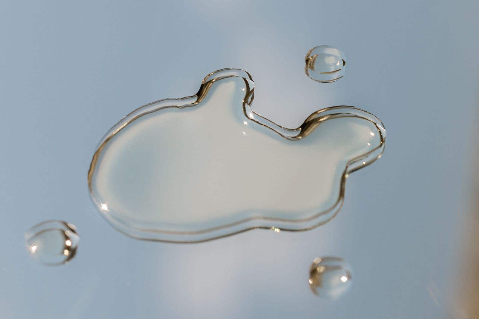 Les polluants de l'eau 2/2 : quelle eau boire et comment la filtrer ?